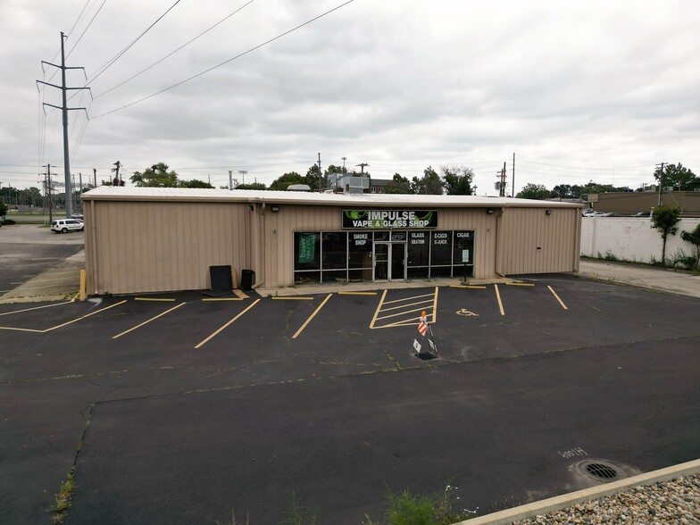 2802 N Main St, Decatur, IL for rent - Building Photo - Image 1 of 4