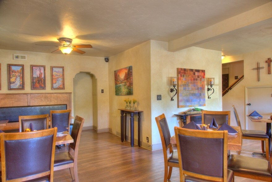 218 N 100 W, Moab, UT for sale - Interior Photo - Image 3 of 26