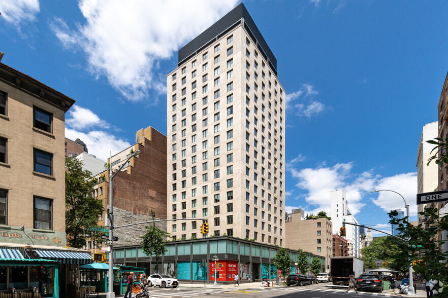 100-110 University Pl, New York, NY for rent - Building Photo - Image 1 of 6