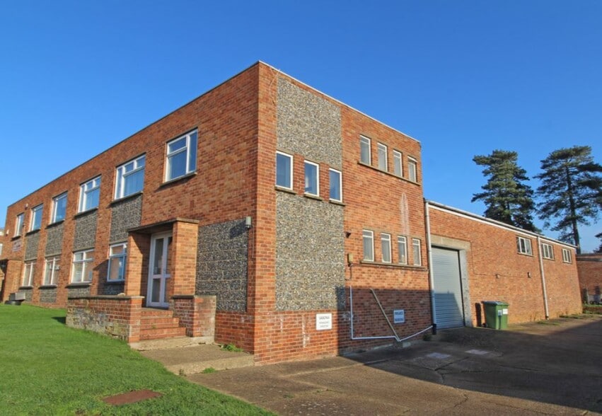 Carlton Park, Carlton for sale - Primary Photo - Image 1 of 1