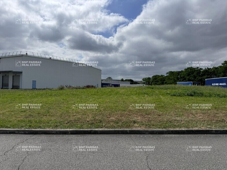 Industrial in Bruguières to rent - Building Photo - Image 3 of 18