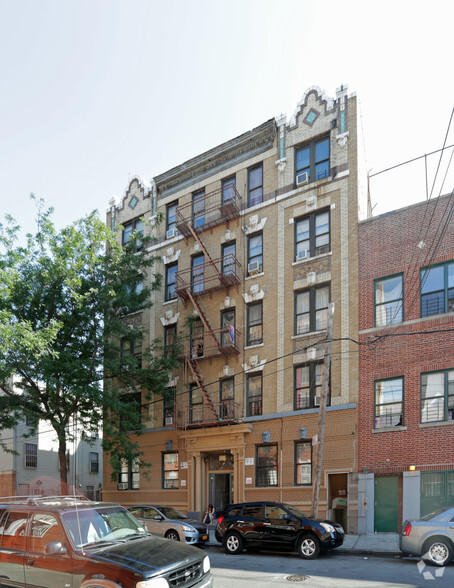 811 E 178th St, Bronx, NY for sale - Primary Photo - Image 1 of 1