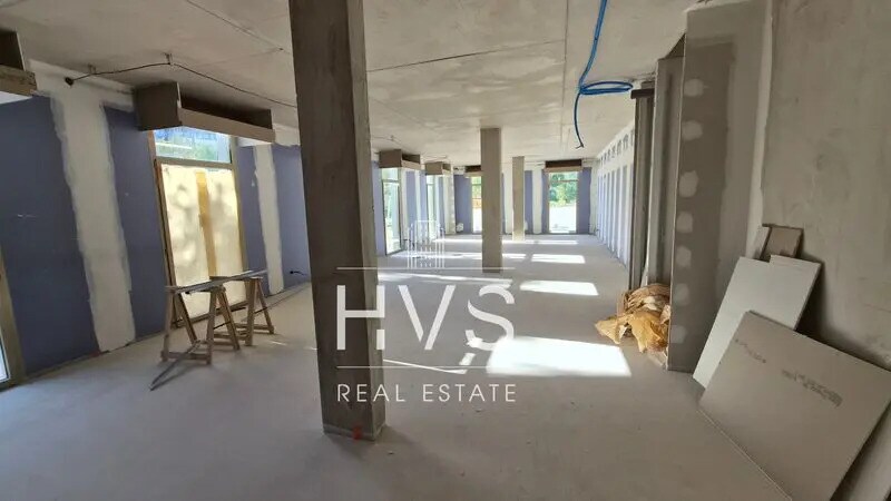 Office in Aix-en-Provence to rent - Building Photo - Image 3 of 9