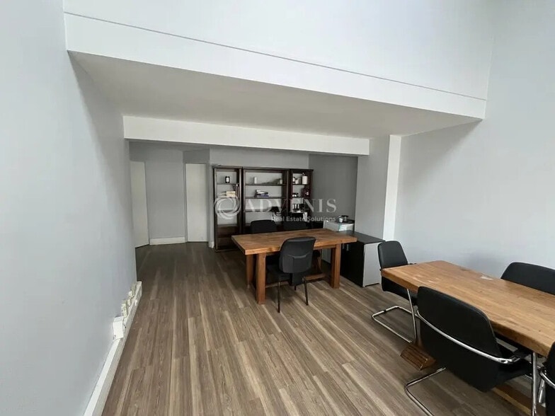 Office in Bobigny to rent - Building Photo - Image 3 of 12