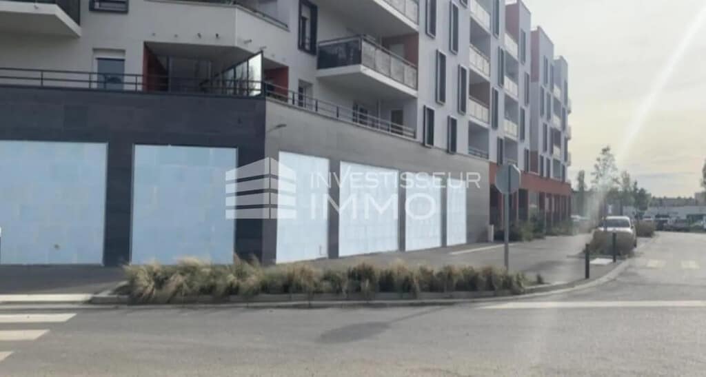 Location Commerce 204 m² - Photo 1