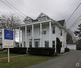 7 Pulaski Rd, East Northport, NY for sale Primary Photo- Image 1 of 1