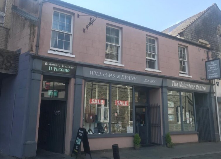 2-4 Queen St, Bridgend for sale - Primary Photo - Image 1 of 1