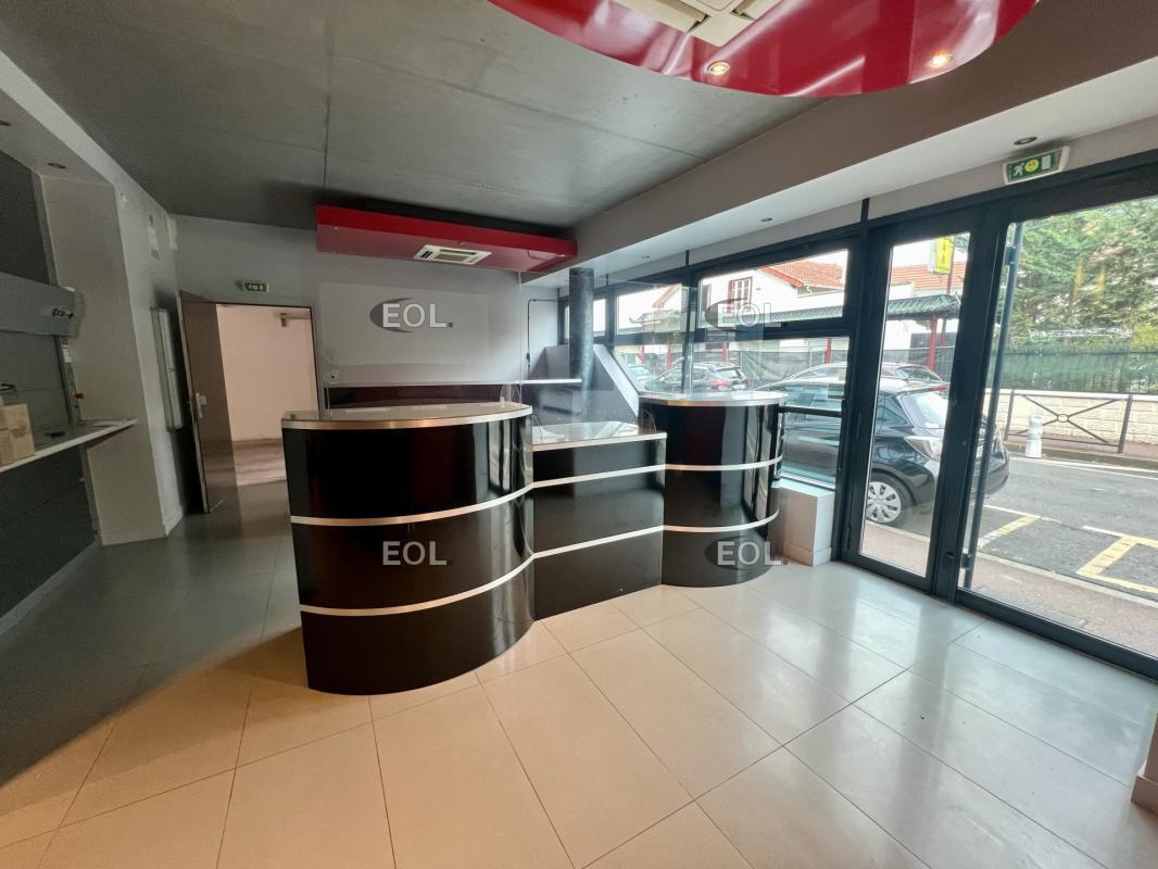 Office in Tremblay-en-France for sale Interior Photo- Image 1 of 7