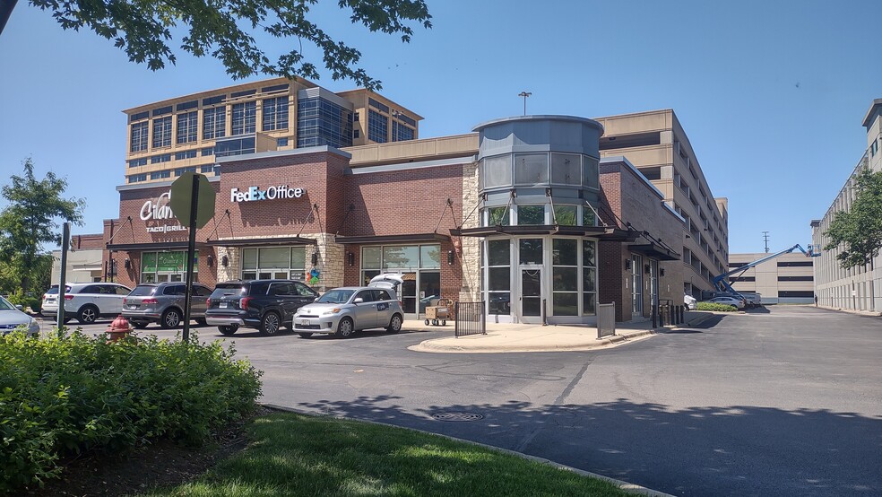 9500-9520 W Higgins Rd, Rosemont, IL for sale - Building Photo - Image 1 of 15