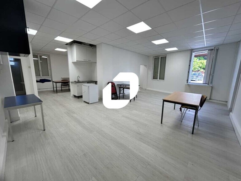 Office in Argenteuil to rent - Interior Photo - Image 1 of 9