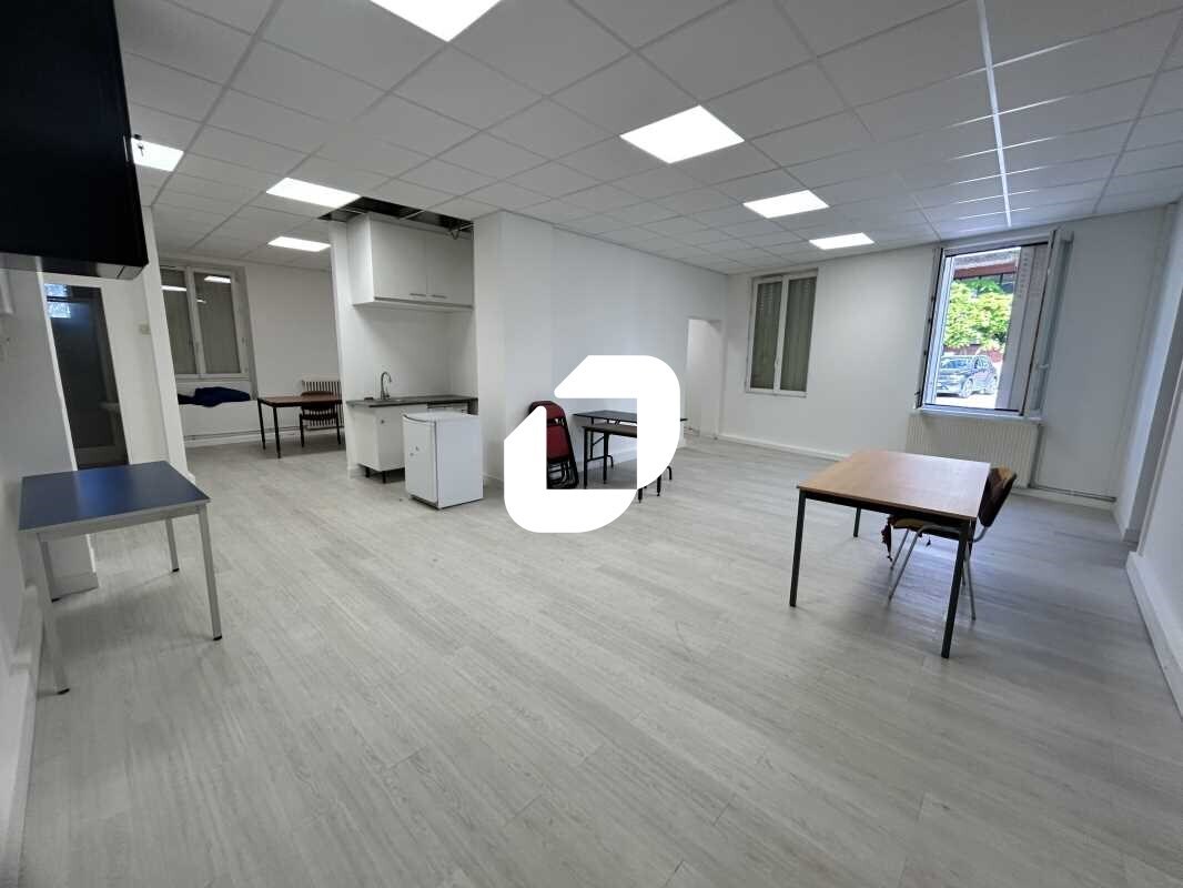 Office in Argenteuil to rent Interior Photo- Image 1 of 10