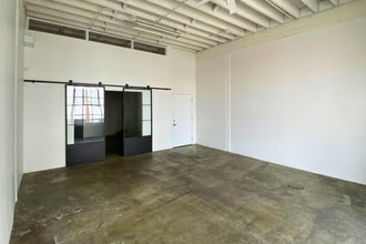 3430 S Hill St, Los Angeles, CA to rent Interior Photo- Image 2 of 6