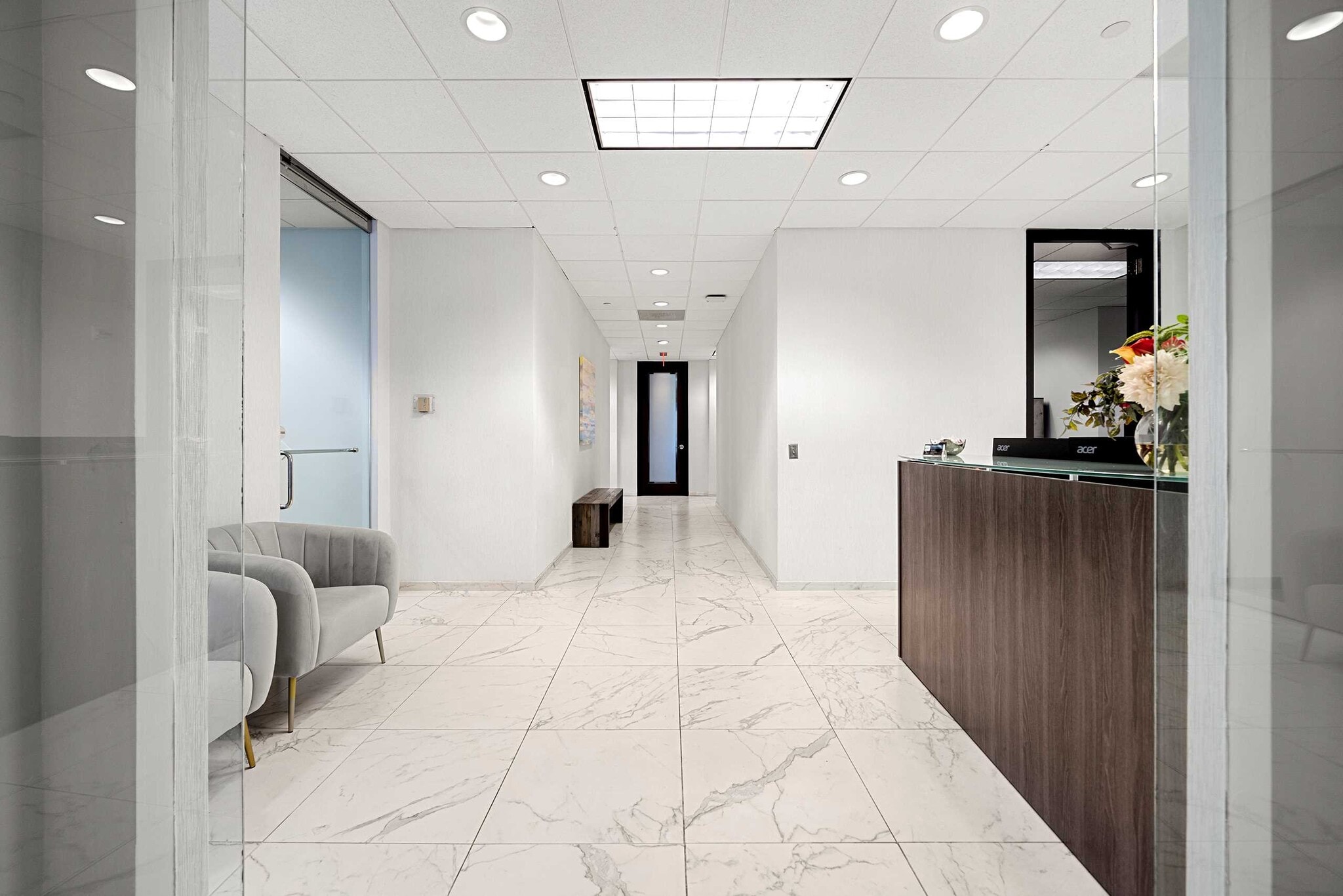 1050 Crown Pointe Pkwy, Atlanta, GA to rent Interior Photo- Image 1 of 5