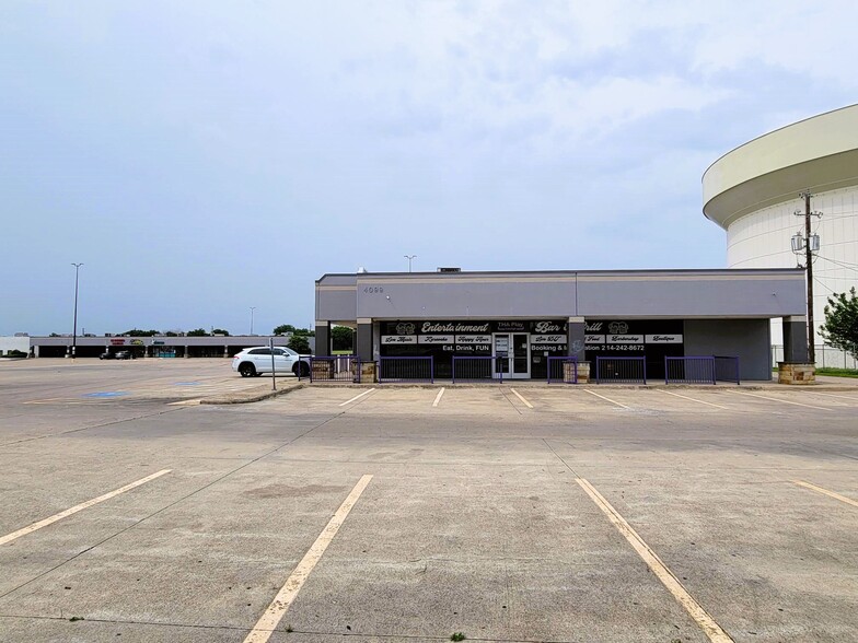 4099-4111 W Camp Wisdom Rd, Dallas, TX for rent - Building Photo - Image 2 of 3