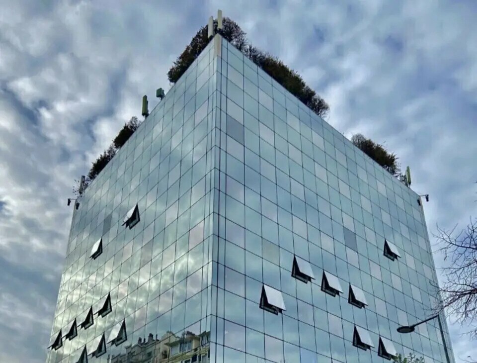 Office in Villeurbanne for sale Building Photo- Image 1 of 18