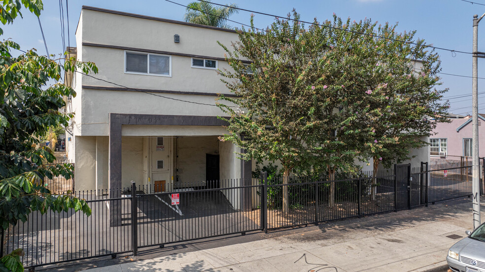 207 N Savannah St, Los Angeles, CA for sale - Building Photo - Image 2 of 8