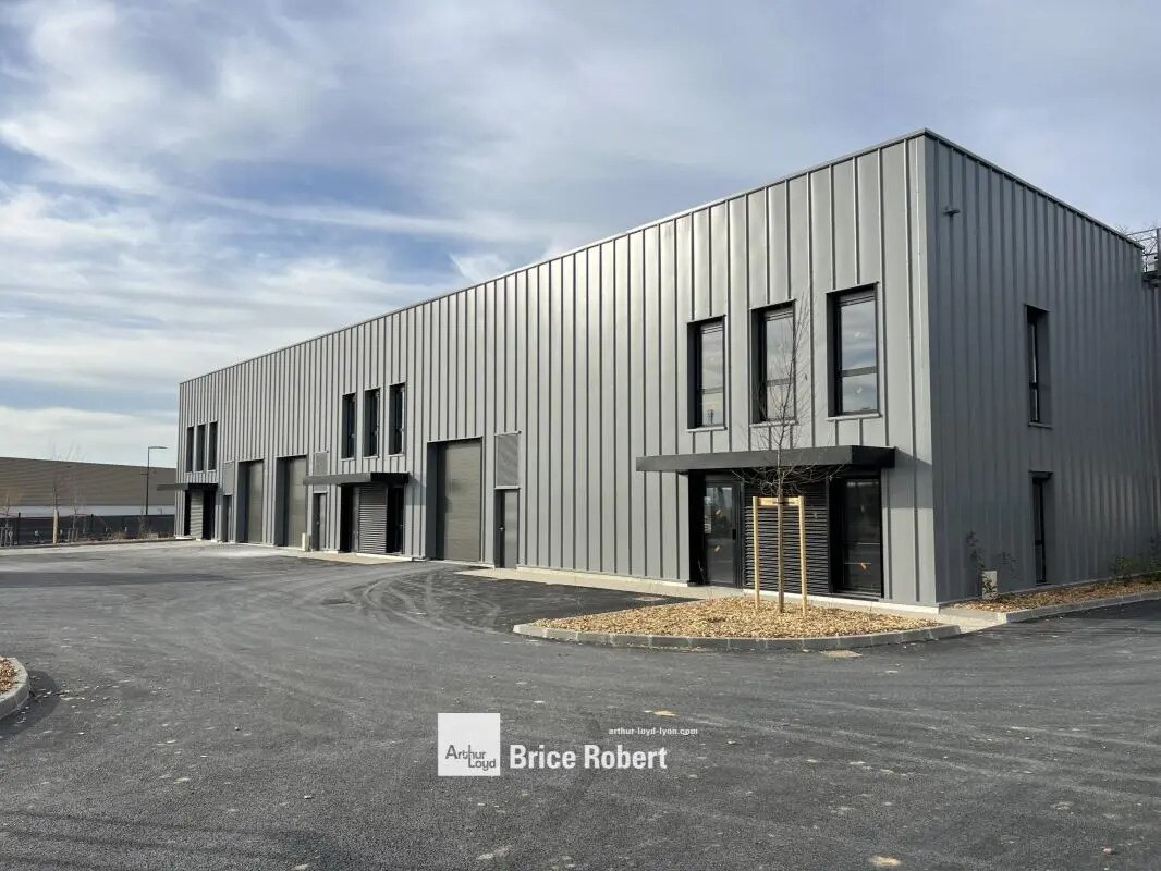 239 Rue Michel Girer, Mionnay to rent Building Photo- Image 1 of 7