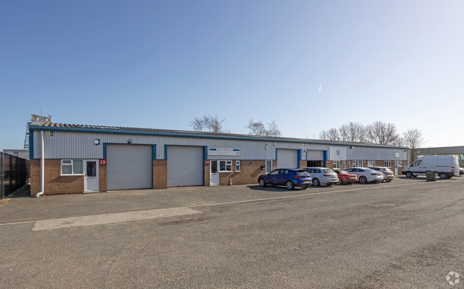 Auster Rd, York to rent - Building Photo - Image 1 of 3