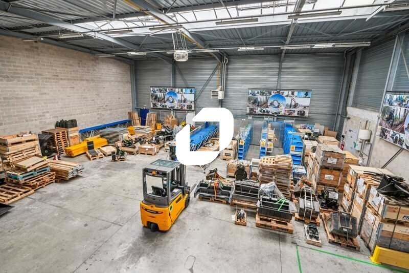 Light Industrial in Chilly-Mazarin to rent - Building Photo - Image 2 of 11