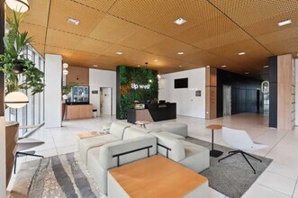 58 Avenue Edouard Vaillant, Boulogne-Billancourt to rent Interior Photo- Image 1 of 12