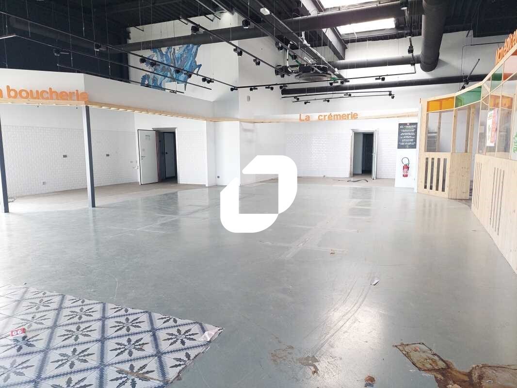 Retail in Maurepas to rent Interior Photo- Image 1 of 6