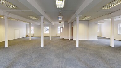 Hills Ln, Shrewsbury to rent Interior Photo- Image 1 of 6