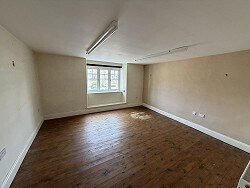 88 Main St, Bingley to rent Interior Photo- Image 2 of 3