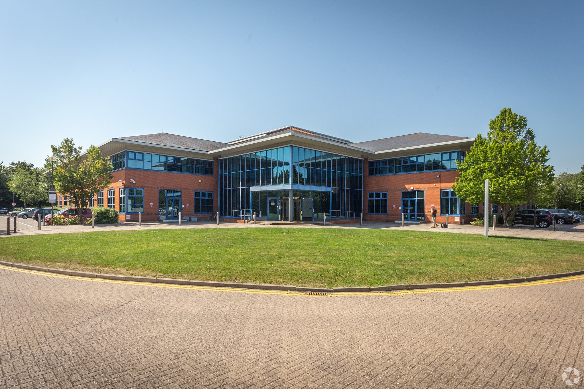 Sunrise Pky, Milton Keynes for sale Primary Photo- Image 1 of 1