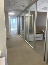 21031 Ventura Blvd, Woodland Hills, CA to rent Building Photo- Image 2 of 11