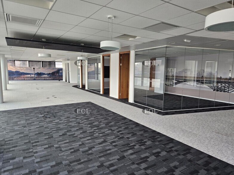 Office in Ivry-sur-Seine to rent - Building Photo - Image 2 of 32