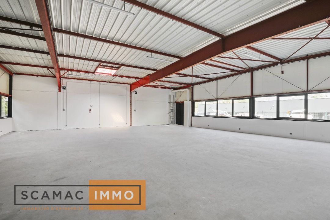 Industrial in Villebon-sur-Yvette to rent Building Photo- Image 1 of 7
