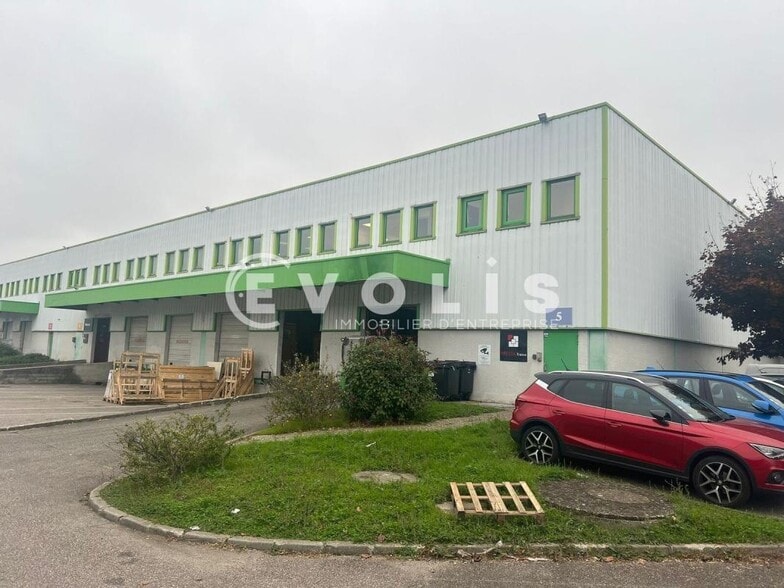 66 Avenue Des Freres Montgolfier, Genas to rent - Building Photo - Image 2 of 10