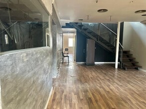 Retail in Santa Coloma de Gramenet, Barcelona to rent Interior Photo- Image 1 of 7