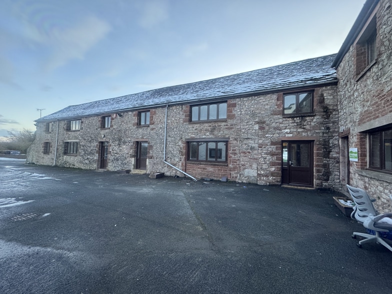 Redhills Ln, Penrith to rent - Building Photo - Image 1 of 11