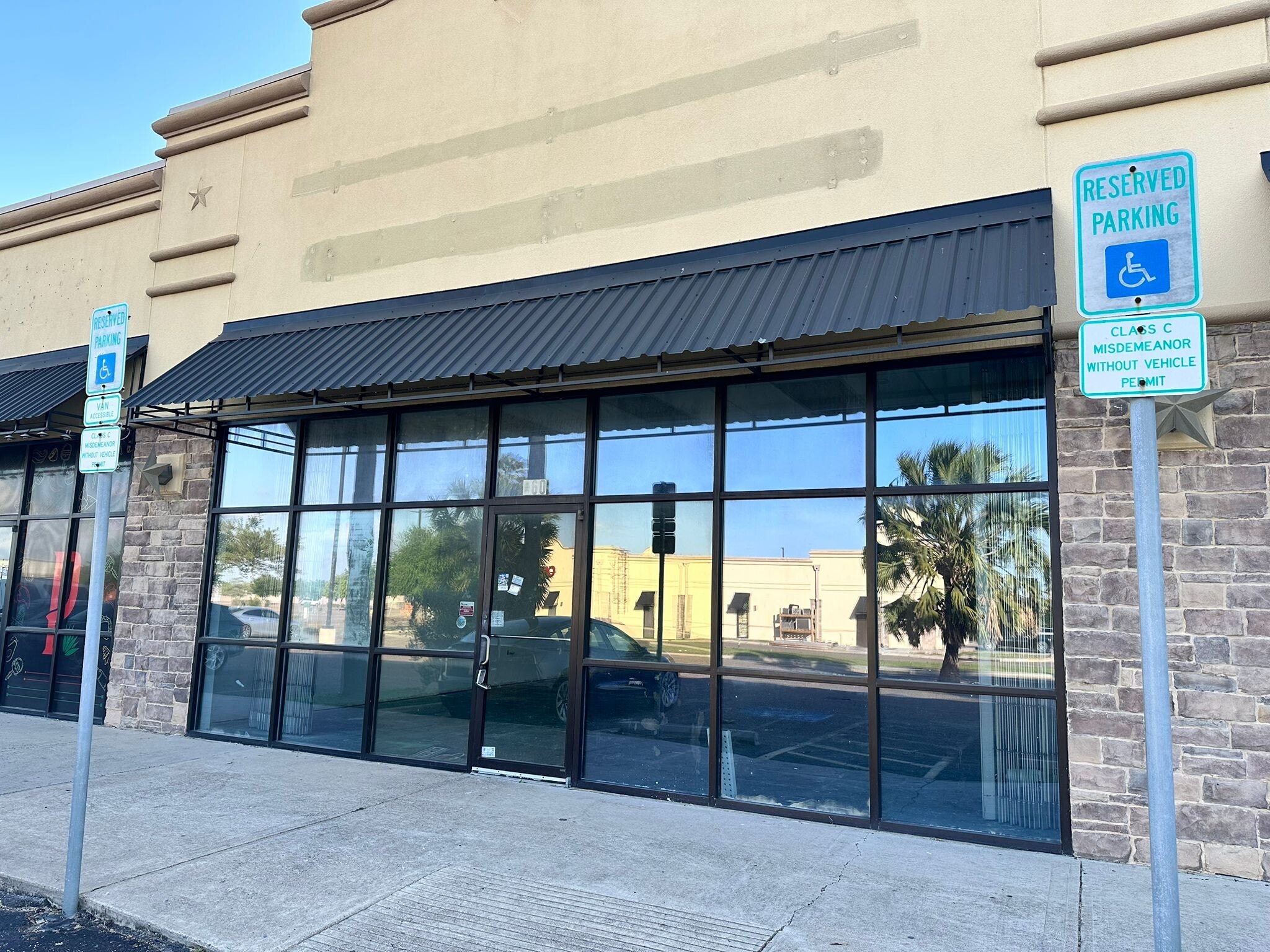 7490 Padre Island Blvd, Brownsville, TX to rent Building Photo- Image 1 of 6