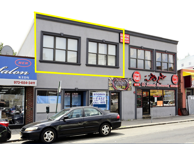 970-972 Main St, Paterson, NJ for rent - Building Photo - Image 1 of 1