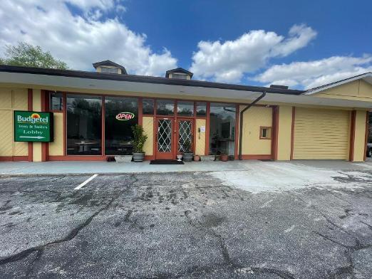 105 General Courtney Hodges Blvd, Perry, GA for sale - Building Photo - Image 1 of 2