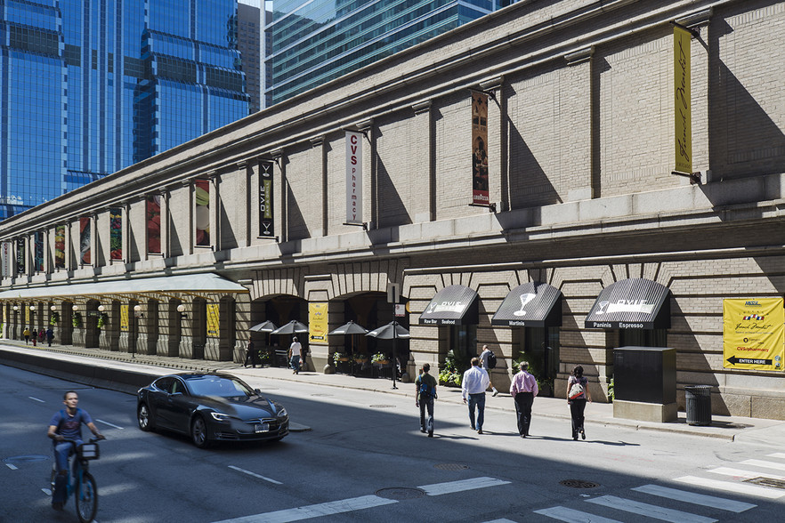 100-118 N Canal St, Chicago, IL for rent - Building Photo - Image 3 of 13