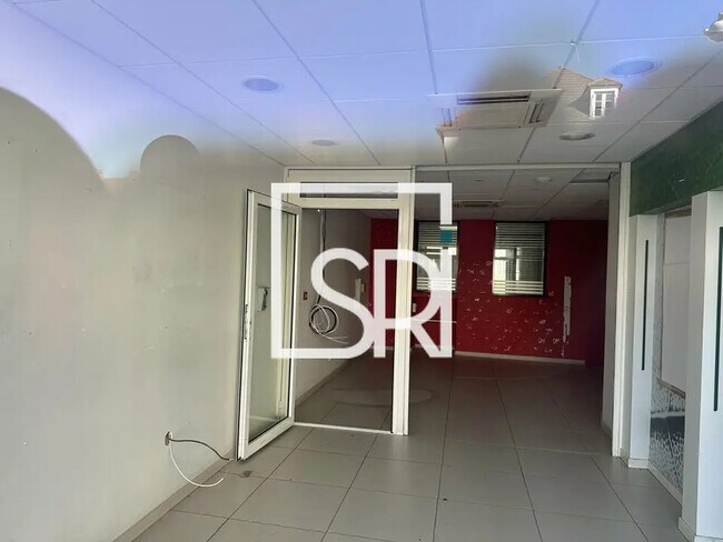 Location Commerce 153 m²