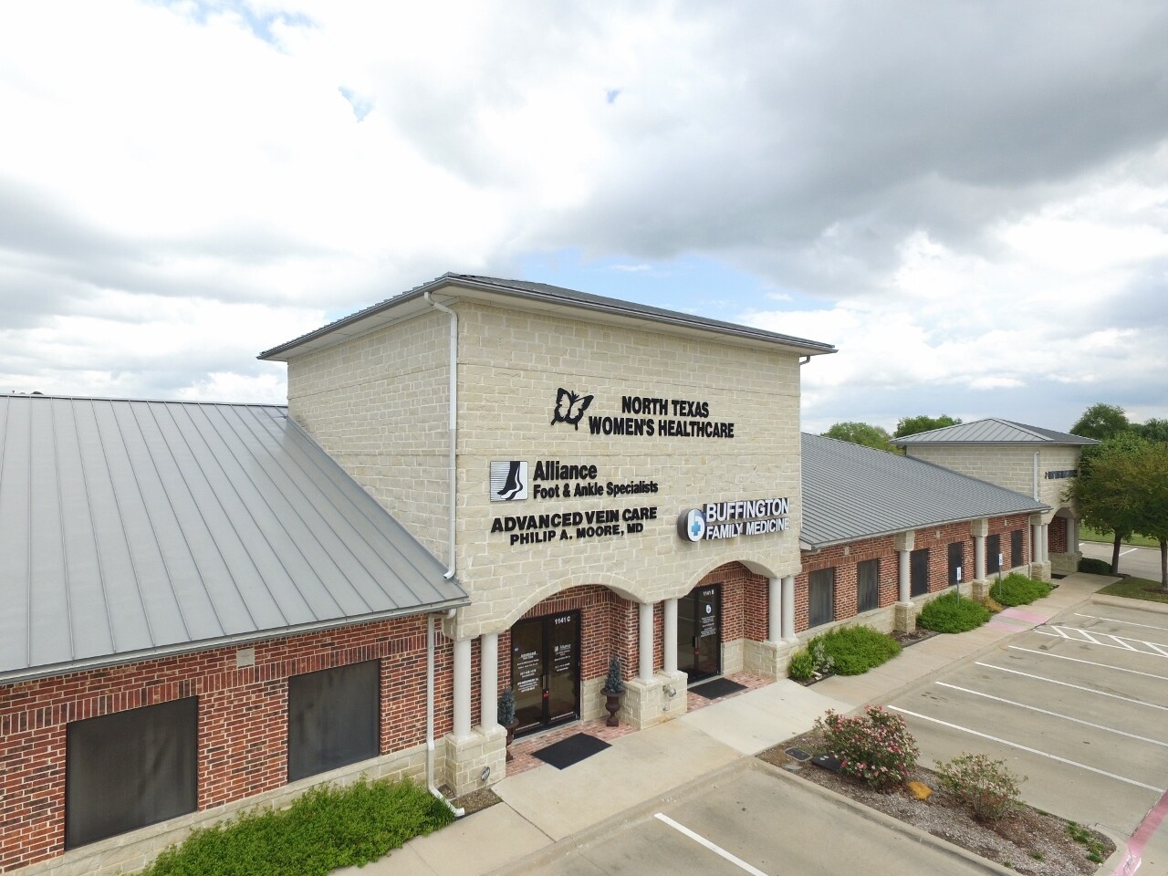 1141 Keller Pky, Keller, TX to rent Primary Photo- Image 1 of 79