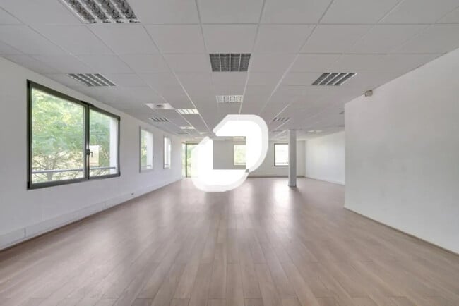 Location Bureaux 128 m² à 436 m²