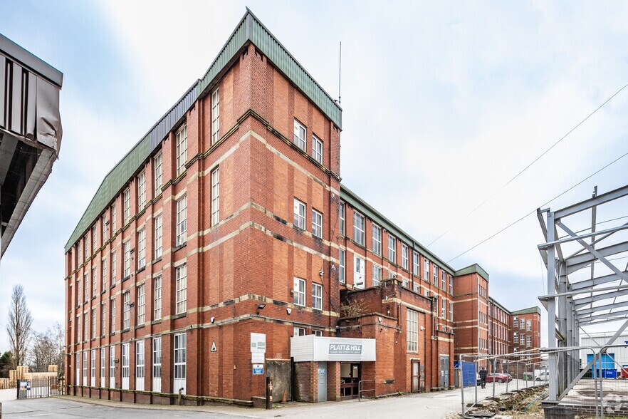 Fitton Hill Rd, Oldham for sale - Primary Photo - Image 1 of 1