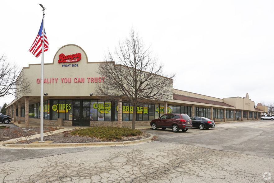 800-826 S McLean Blvd, Elgin, IL for rent - Primary Photo - Image 1 of 3