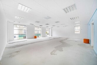 13-13A Bank St, Newquay to rent Interior Photo- Image 2 of 4