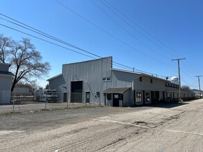 505 Grant Ave, Chesterton, IN for rent Building Photo- Image 1 of 12