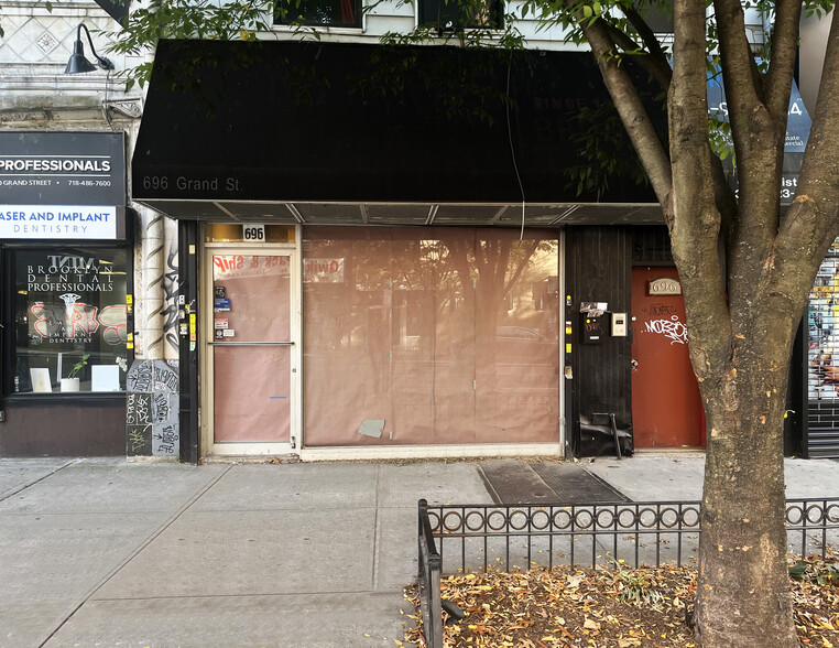 696 Grand St, Brooklyn, NY for rent - Building Photo - Image 1 of 3