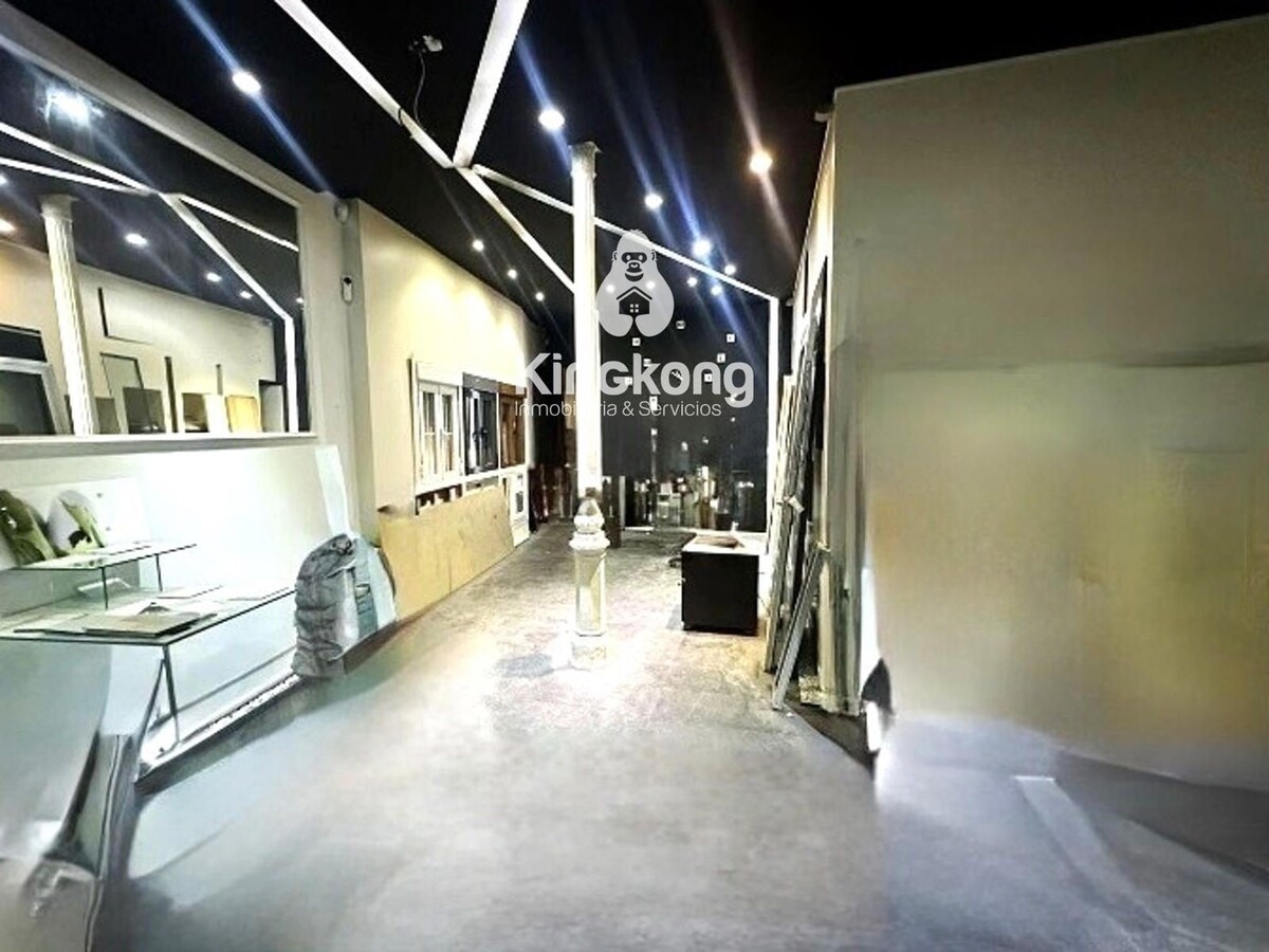 Madrid, MAD 28004 - Unit EIZ - - Interior Photo - Image 2 of 9