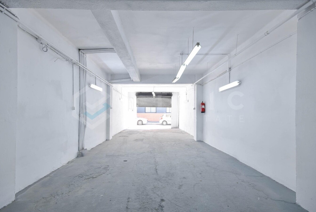 El Prat de Llobregat, BAR 08820 - Unit 1 - - Interior Photo - Image 1 of 17