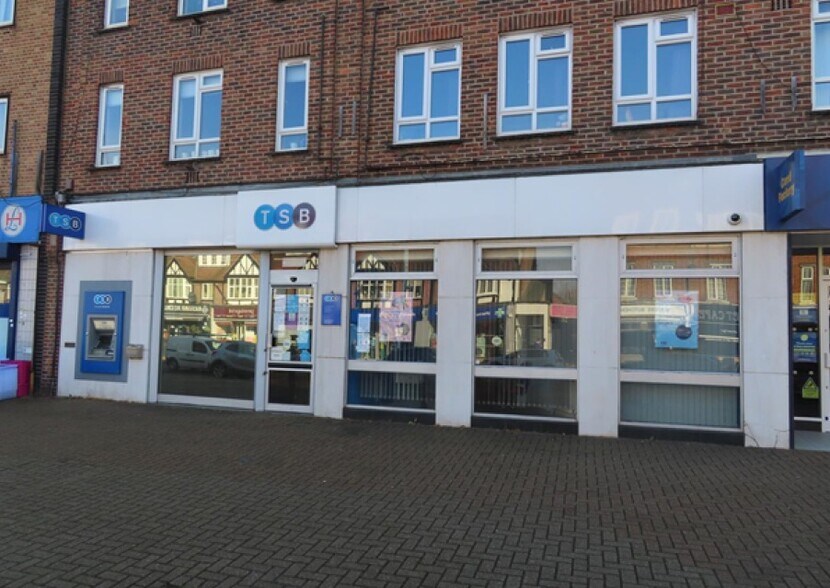 109-111 Darkes Ln, Potters Bar for sale - Primary Photo - Image 1 of 1