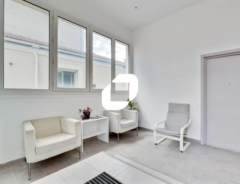 Office in Bagnolet to rent - Interior Photo - Image 2 of 14